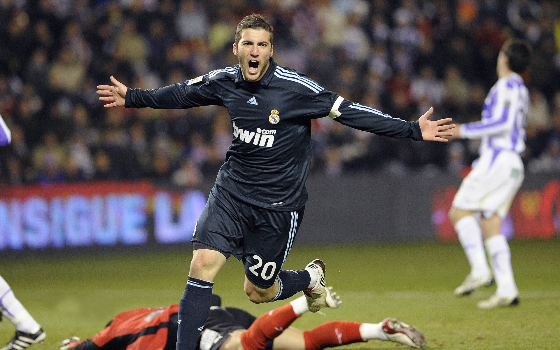 九游esport-_场外动态：运动员生活花絮大公开_，运动员生活照片